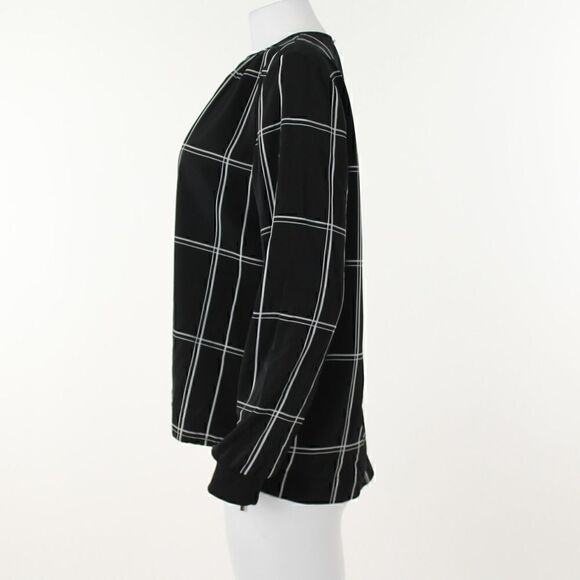 Keyhole Detail Checked Top   - Picture 3 of 5